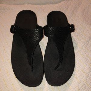 Black fit flops